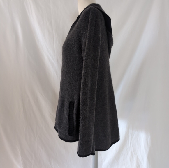 Subtle Luxury Fuzzy Cashmere V-Neck Flare Hoodie - Picture 5 of 13
